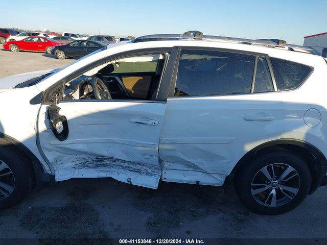 Toyota Rav4 Xle 2017 JTMWFREV9HD103651 Image 15