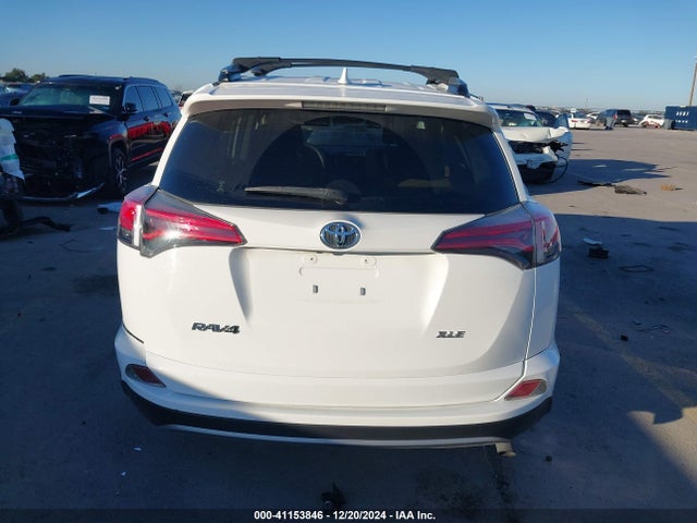 Toyota Rav4 Xle 2017 JTMWFREV9HD103651 Image 17