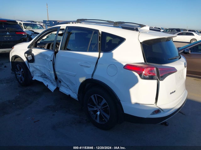Toyota Rav4 Xle 2017 JTMWFREV9HD103651 Image 3