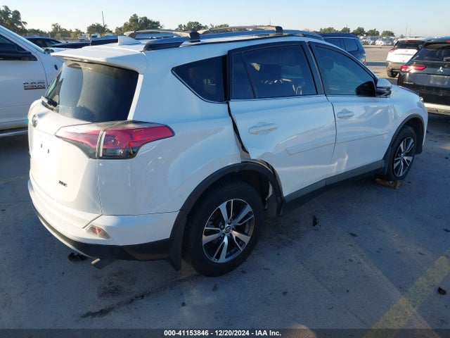Toyota Rav4 Xle 2017 JTMWFREV9HD103651 Image 4