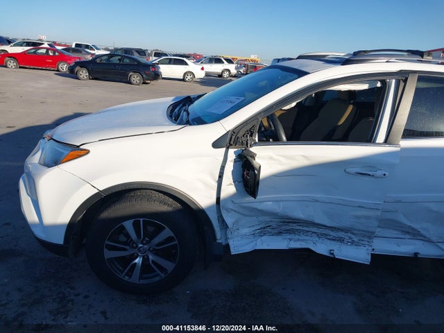 Toyota Rav4 Xle 2017 JTMWFREV9HD103651 Image 6