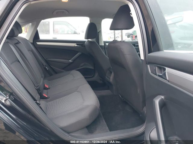 1VWAT7A32HC042318 Volkswagen Passat 1.8t S