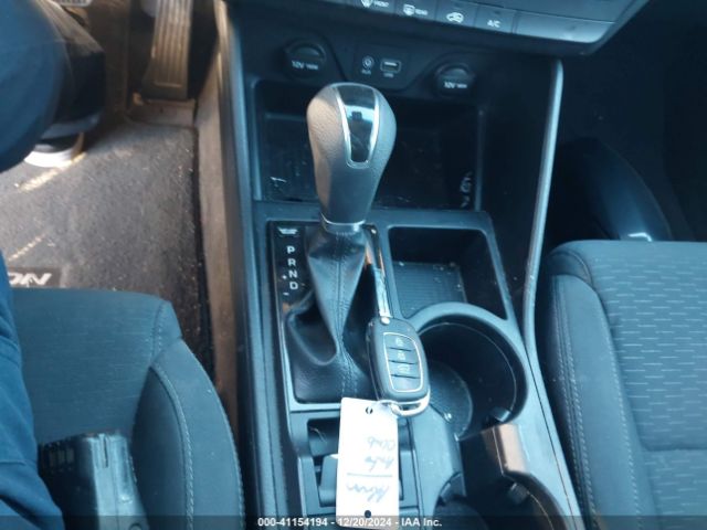 KM8J2CA41KU872518 Hyundai TUCSON SE