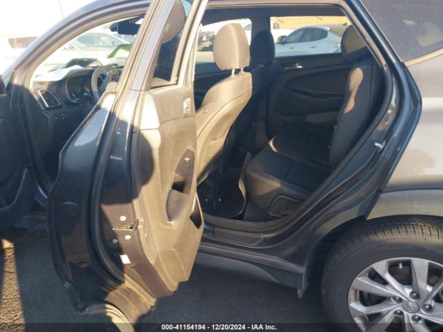 KM8J2CA41KU872518 Hyundai TUCSON SE