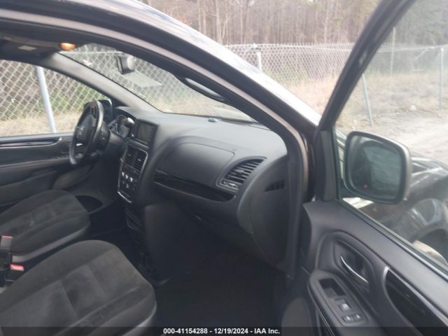 2C4RDGBG0JR198875 Dodge Grand Caravan Se Plus