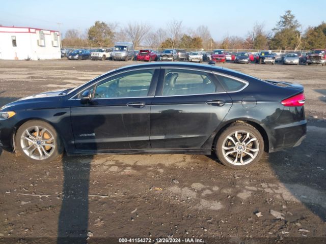 3FA6P0RUXKR138035 Ford Fusion Hybrid Titanium