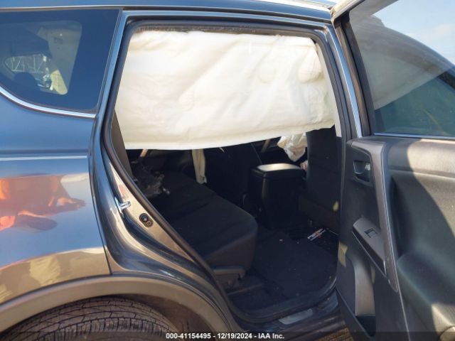 JTMZFREV0HD099132 Toyota RAV4 LE