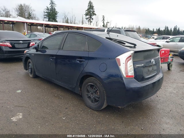 Toyota Prius Two 2015 JTDKN3DU6F1913891 Image 3