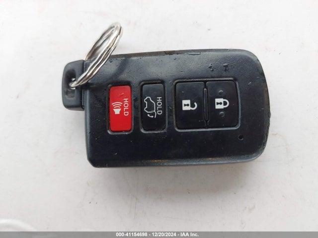 Toyota Rav4 Limited 2016 JTMDFREV1GD179063 Image 11