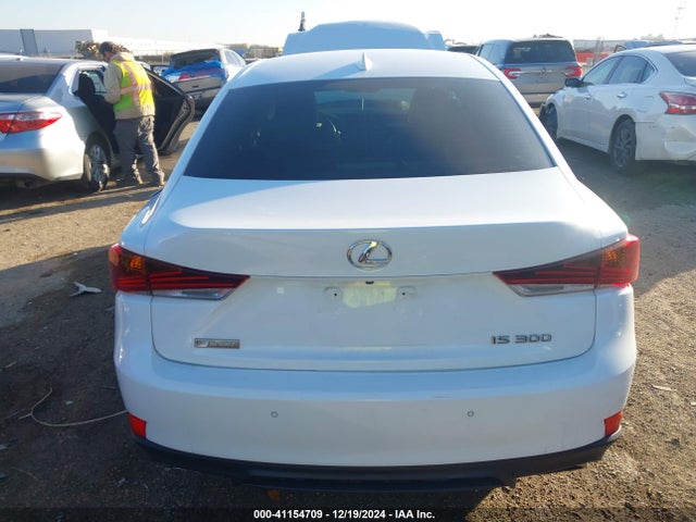 Lexus IS 300 2020 JTHGA1D23L5107319 Image 16