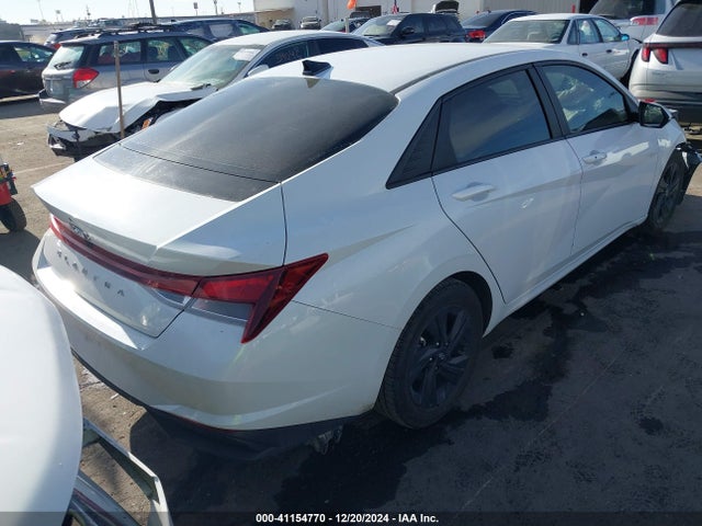 5NPLM4AG8MH001152 Hyundai ELANTRA SEL