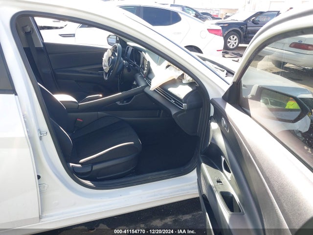 5NPLM4AG8MH001152 Hyundai ELANTRA SEL