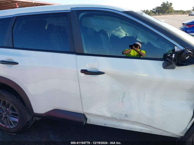 5N1BT3AA8PC811834 Nissan Rogue S Fwd