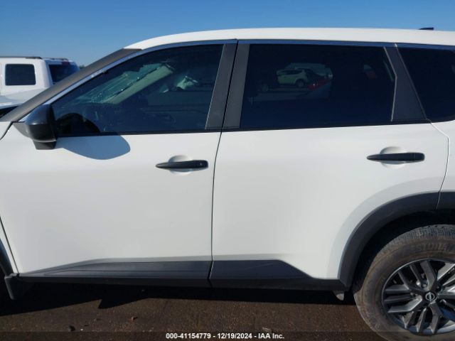 5N1BT3AA8PC811834 Nissan Rogue S Fwd