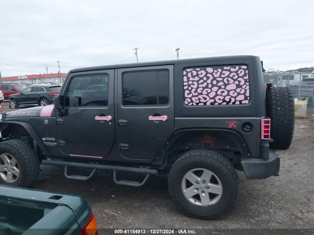1C4BJWDG3HL558841 Jeep Wrangler Unlimited Sport 4x4