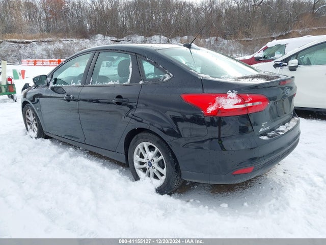 Ford FOCUS SE 2017 1FADP3F22HL202992 Image 3