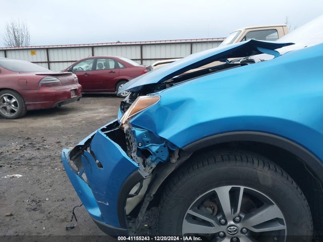 Toyota Rav4 Xle 2017 JTMRFREV2HD198454 Image 17