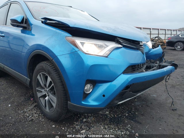 Toyota Rav4 Xle 2017 JTMRFREV2HD198454 Image 18
