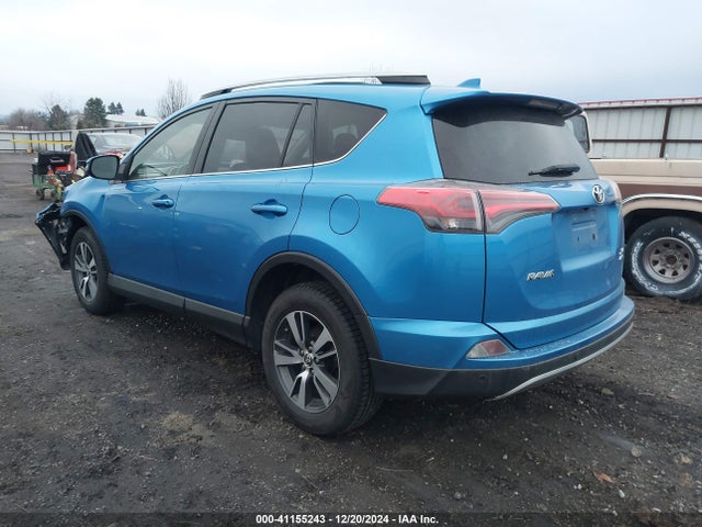 Toyota Rav4 Xle 2017 JTMRFREV2HD198454 Image 3
