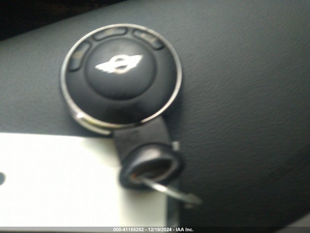 2011 MINI COOPER CLUBMAN WMWZF3C55BT188365 Photo 10