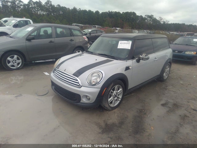 2011 MINI COOPER CLUBMAN WMWZF3C55BT188365 Photo 1