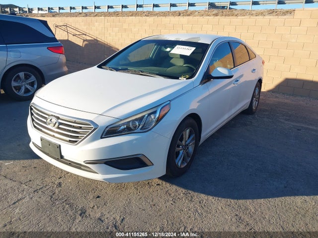 Hyundai SONATA SE 2016 5NPE24AF5GH387586 Image 2