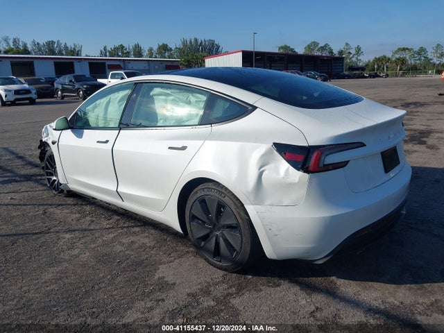 2025 TESLA MODEL 3 5YJ3E1EA2SF888390 Photo 2