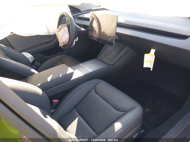 2025 TESLA MODEL 3 5YJ3E1EA2SF888390 Photo 4