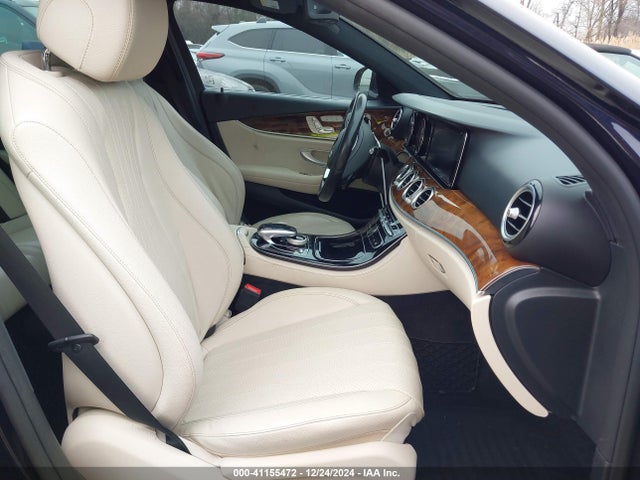 WDDZF4KB8HA012940 Mercedes-Benz E 300 4matic
