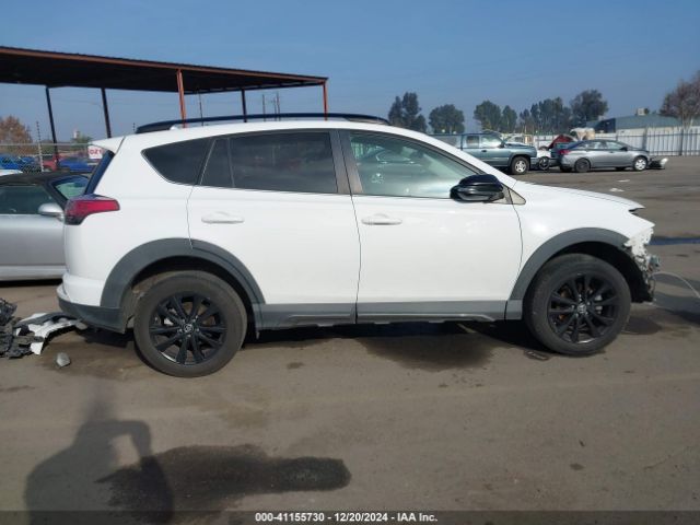 2T3RFREV2JW733310 Toyota Rav4 Adventure/xle