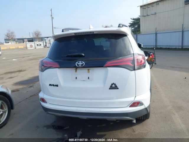 2T3RFREV2JW733310 Toyota Rav4 Adventure/xle