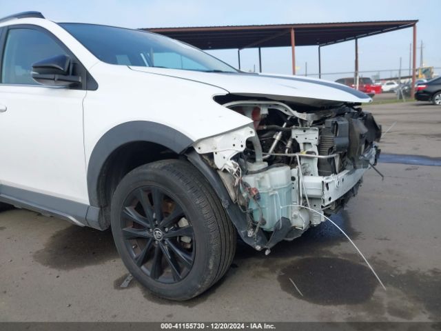 2T3RFREV2JW733310 Toyota Rav4 Adventure/xle