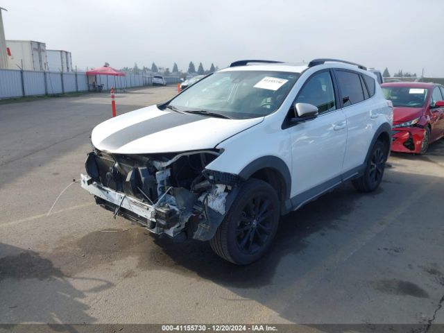 2T3RFREV2JW733310 Toyota Rav4 Adventure/xle