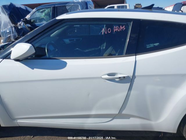KMHTC6AD9HU321835 Hyundai Veloster Value Edition