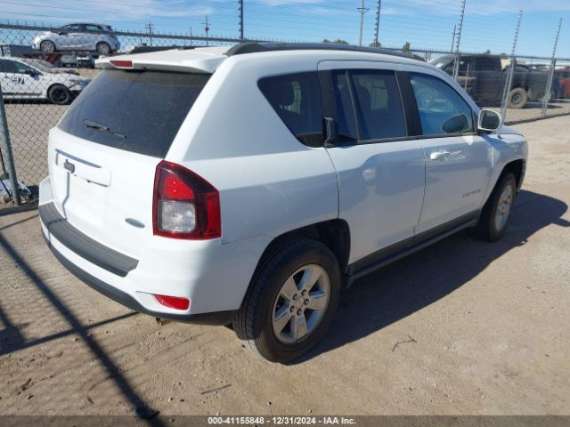 1C4NJCEA2GD744319 Jeep Compass Latitude