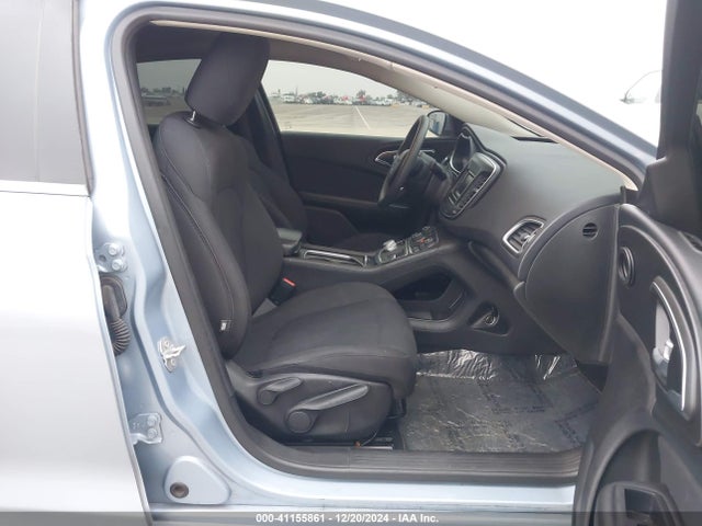 Chrysler 200 Limited 2015 1C3CCCAB6FN742750 Image 5