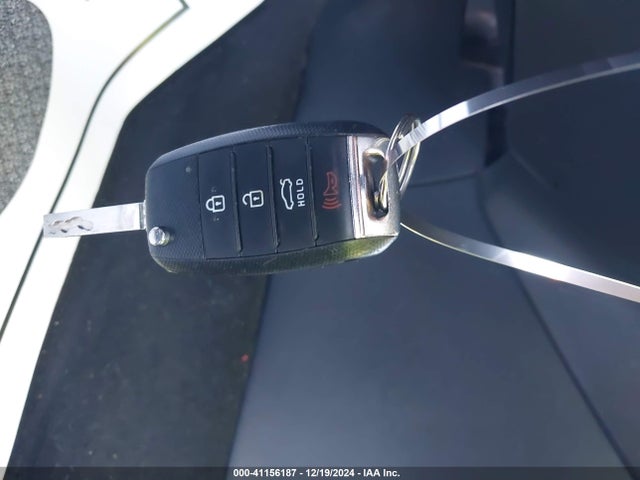 KIA Optima Lx 2017 5XXGT4L35HG140610 Image 11
