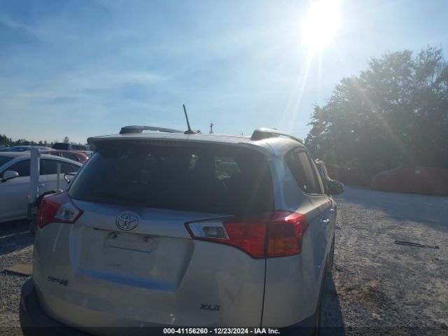 2T3WFREVXEW113233 Toyota Rav4 Xle