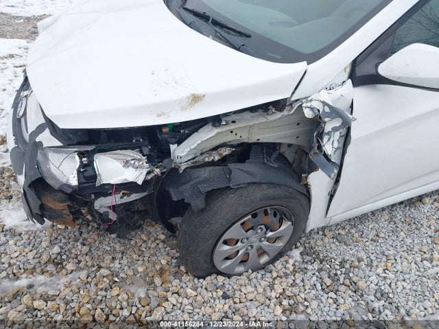 KMHCT5AE8HU334353 Hyundai ACCENT SE