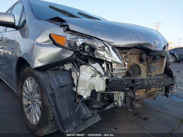 5TDYZ3DC6HS828707 Toyota Sienna Xle/limited