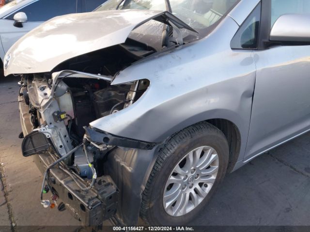 5TDYZ3DC6HS828707 Toyota Sienna Xle/limited
