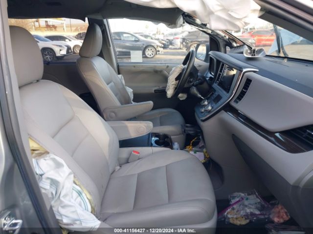 5TDYZ3DC6HS828707 Toyota Sienna Xle/limited