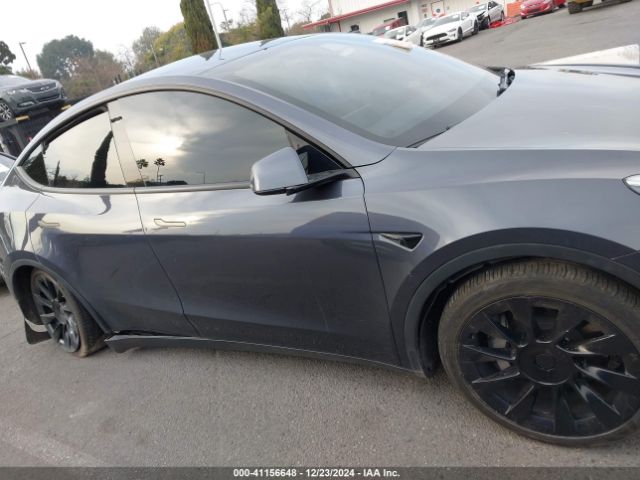7SAYGDEE2NF392307 Tesla Model Y Long Range Dual Motor All-wheel Drive