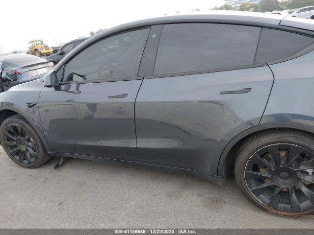 7SAYGDEE2NF392307 Tesla Model Y Long Range Dual Motor All-wheel Drive