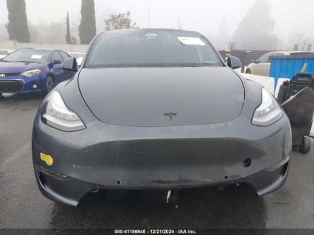 7SAYGDEE2NF392307 Tesla Model Y Long Range Dual Motor All-wheel Drive