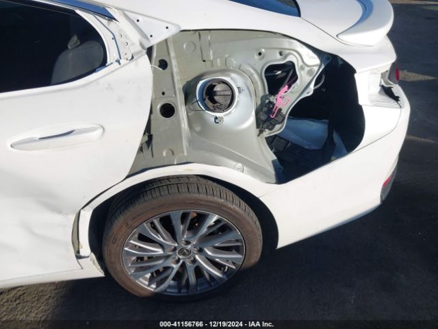 58ADA1C16MU006641 Lexus ES 300H