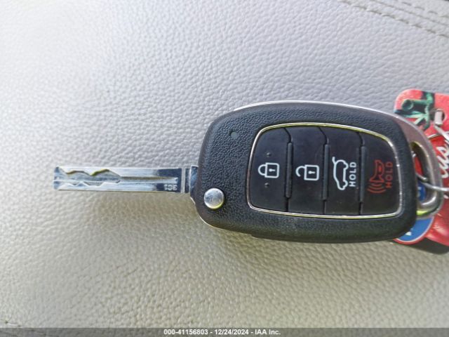 KM8J33A45HU340338 Hyundai TUCSON SE