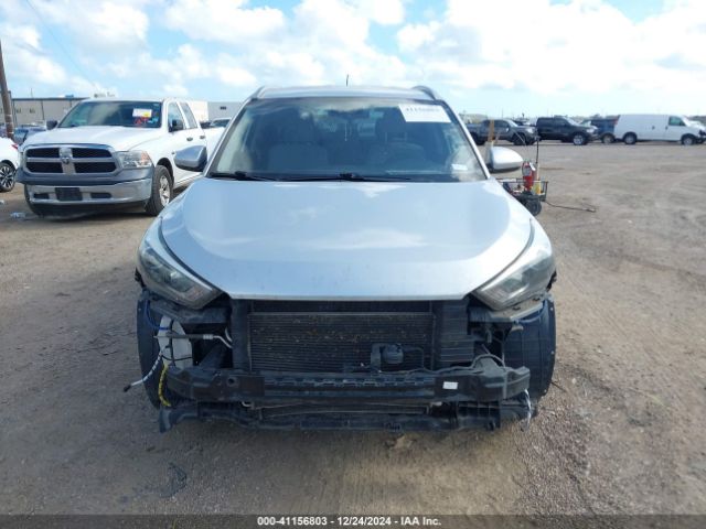 KM8J33A45HU340338 Hyundai TUCSON SE