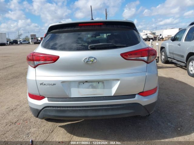 KM8J33A45HU340338 Hyundai TUCSON SE