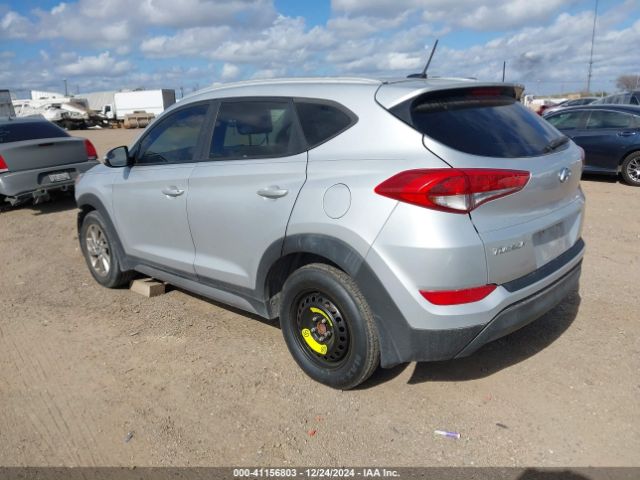 KM8J33A45HU340338 Hyundai TUCSON SE